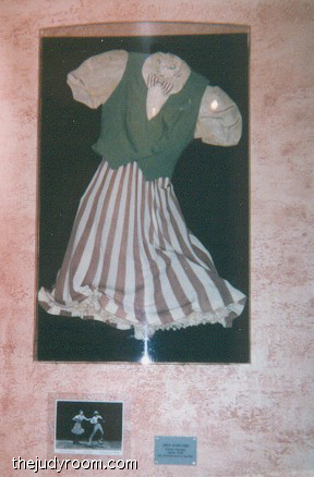 ragtimeviolincostume.jpg