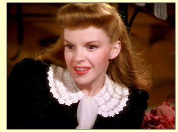Judy Garland sings "The Trolley Song"